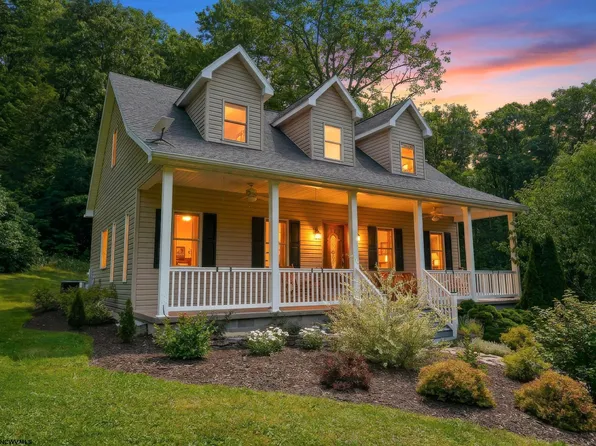 351 Mount Zion Rd, Masontown, WV 26542