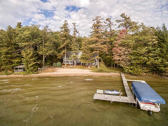 2nd image of 2959 Forest Lodge Dr