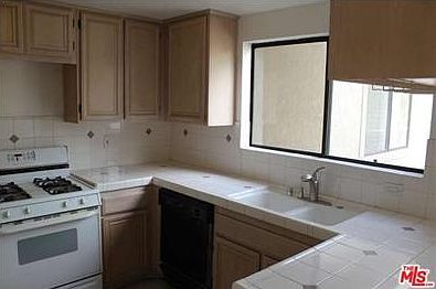 5th image of 14050 Magnolia Blvd APT 313