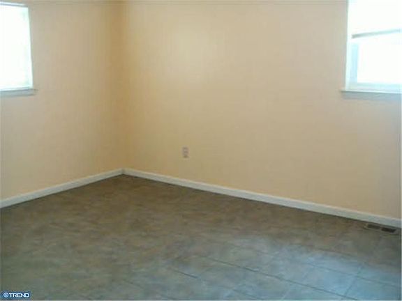 5th image of 311 Phillips Ave