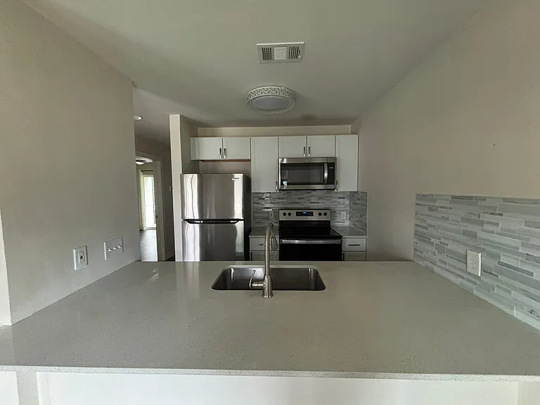 6409 Burns St #204 — Photo 4