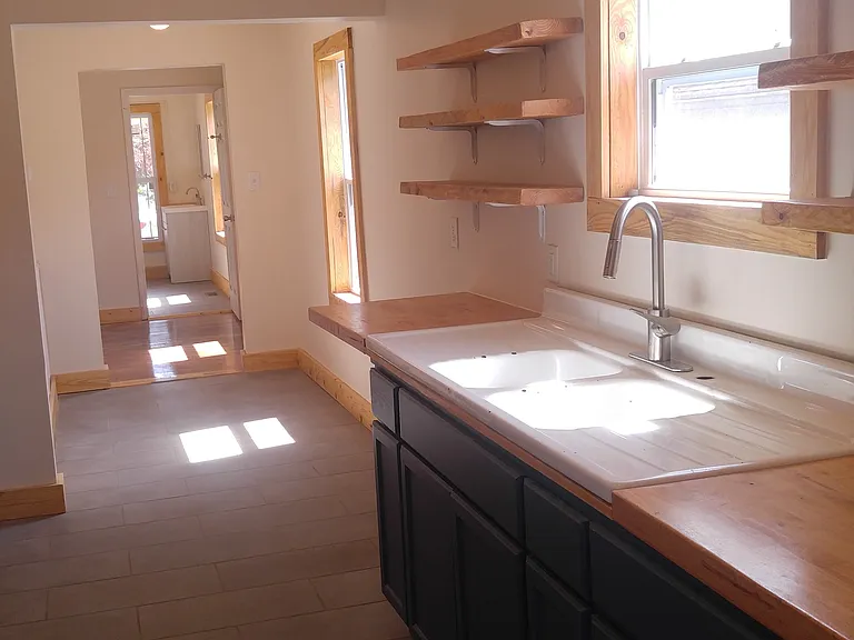 209 Douglas Ave — Photo 4