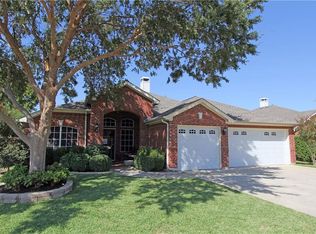 7613 Lawnsberry Dr, Fort Worth, TX 76137
