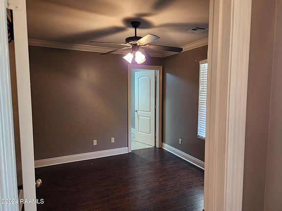 5th image of 904 Lillian Michel Dr