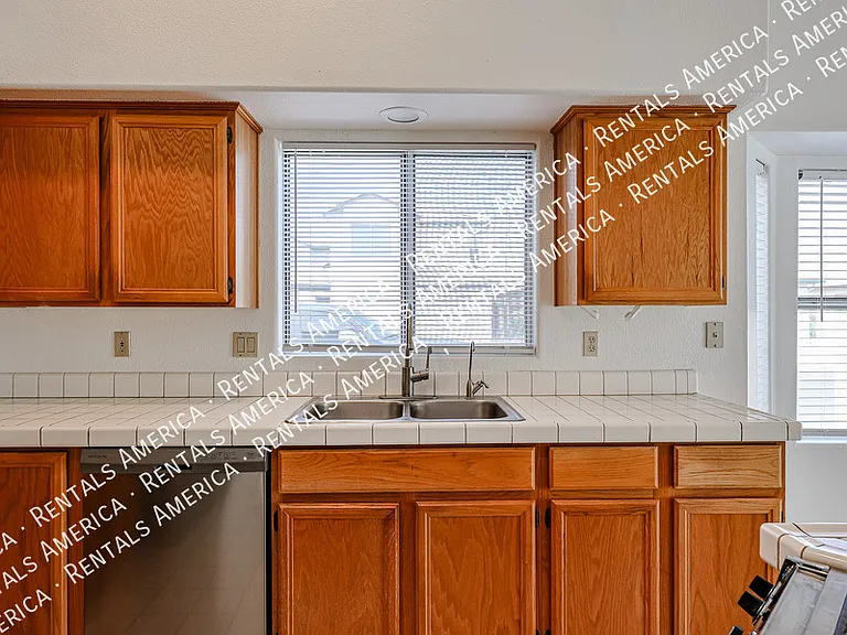 15831 N 6th Ave — Photo 16