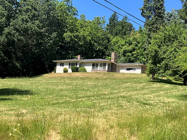 10400 SE Hillcrest Dr — Photo 7