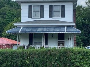 643 Forest Ln, Pottsville, PA 17901