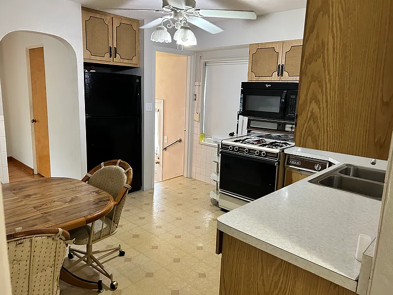 9552 Dulles Ct — Photo 3