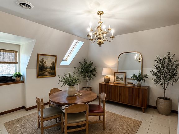 2nd image of 125 Stratford Ave #3F