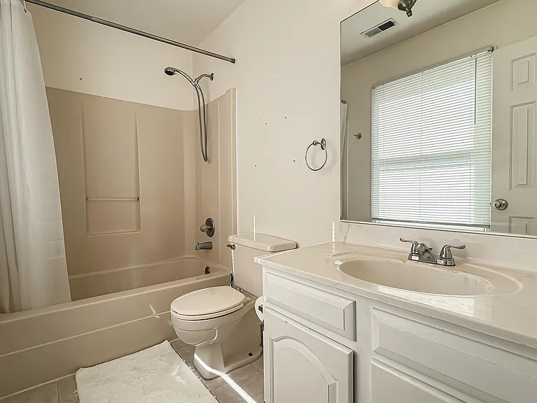 519 W 20th St — Photo 24