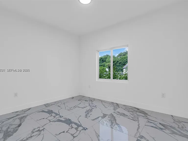 11870 SW 220th St — Photo 29