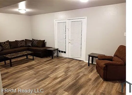 2409 Doreen St — Photo 10