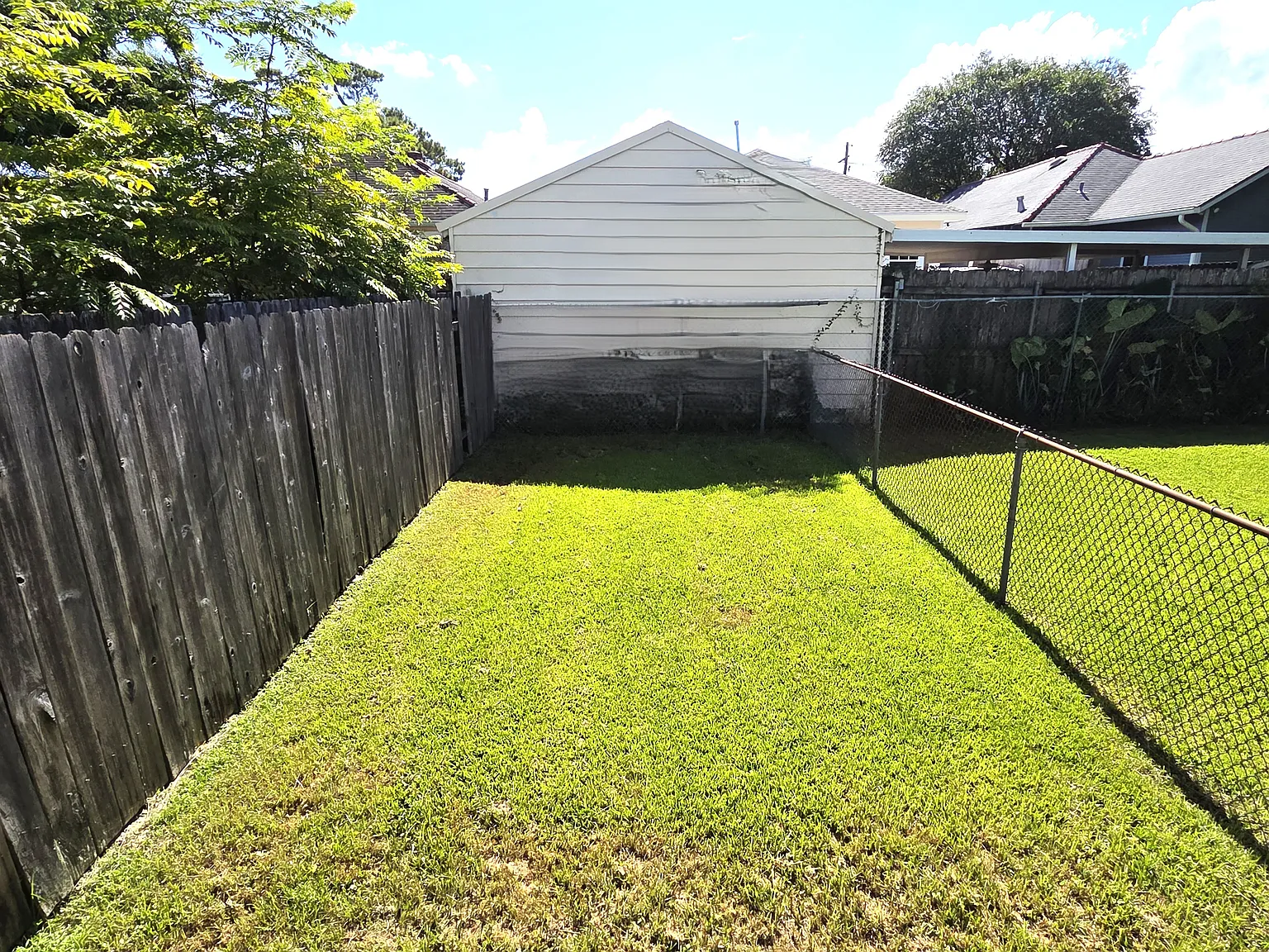 2 bed, 862 sqft, $1,300 — Photo 2