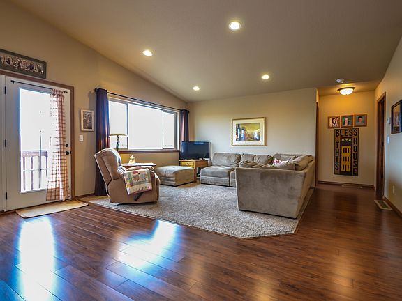 2nd image of 3241 N Treaty Rock Blvd