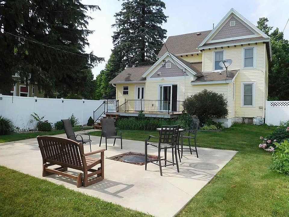 625 3rd Ave E, Cresco, IA 52136 Zillow