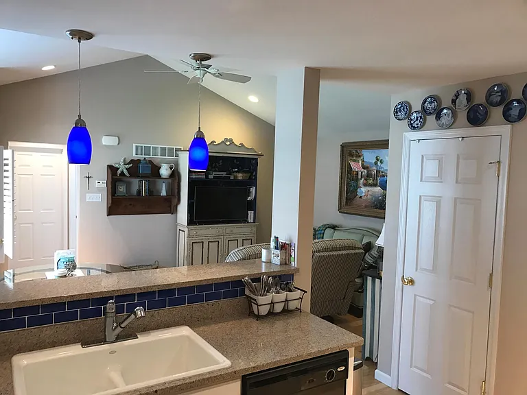 218 Countryshire Dr — Photo 9
