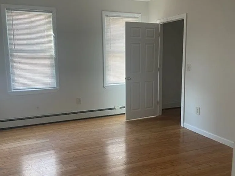 86 Sutton St — Photo 5