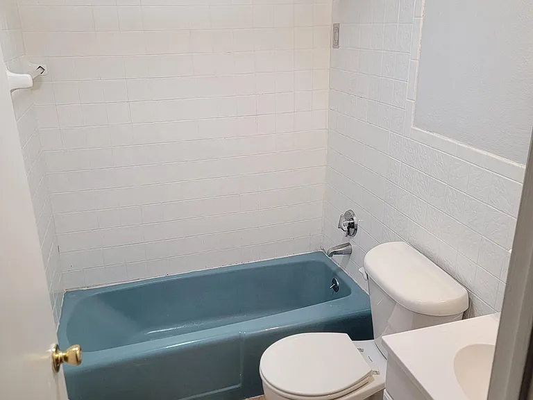 Pelham Street Apartments — Photo 12