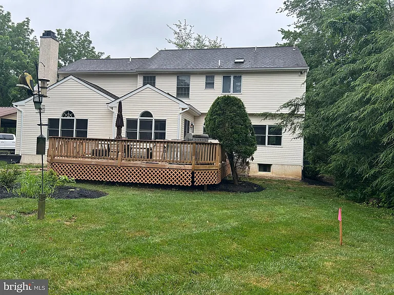 114 Lenape Dr — Photo 40