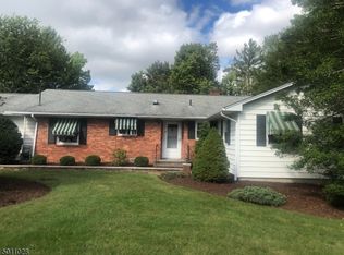 72 Stanhope Rd, Sparta, NJ 07871