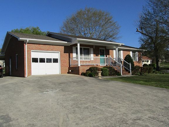 3rd image of 903 Jackson Ave W