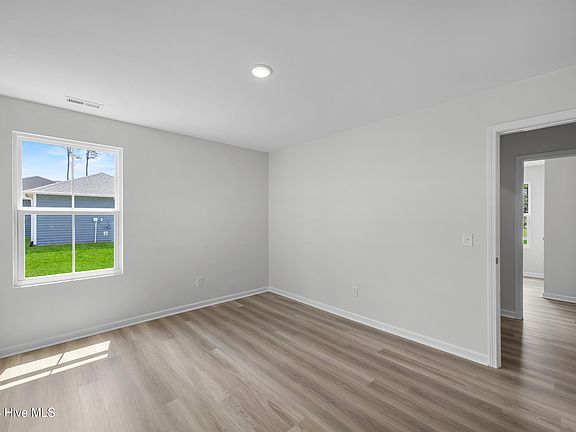 5th image of 921 Plymouth Road #176