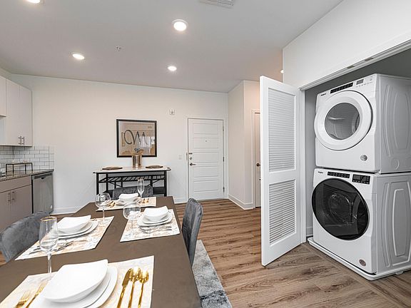 3rd image of 384 William St #202
