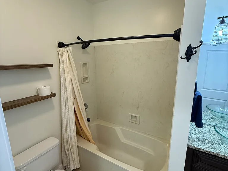 350 N Meridian St #208 — Photo 24