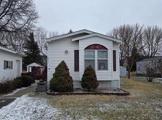 621 E Shakespeare Ave, Mankato, MN 56001