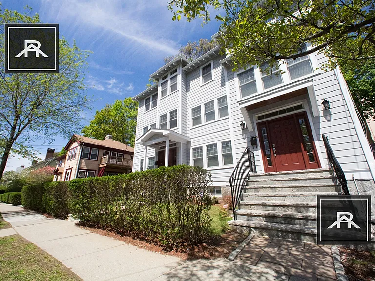 39 Beaconsfield Rd #1 — Photo 15