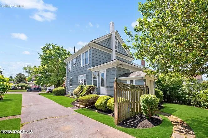 615 Overton Pl — Photo 1