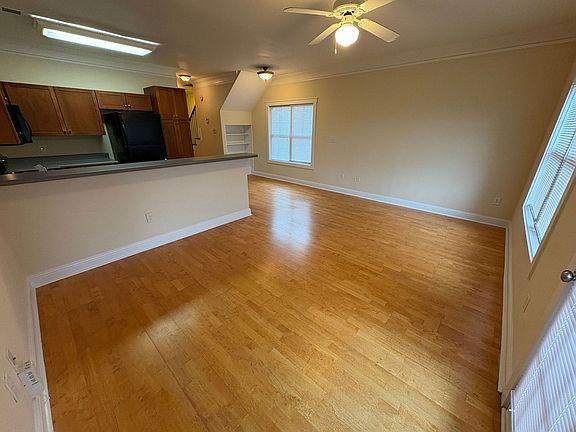 3rd image of 112 Magnolia Bluff Dr