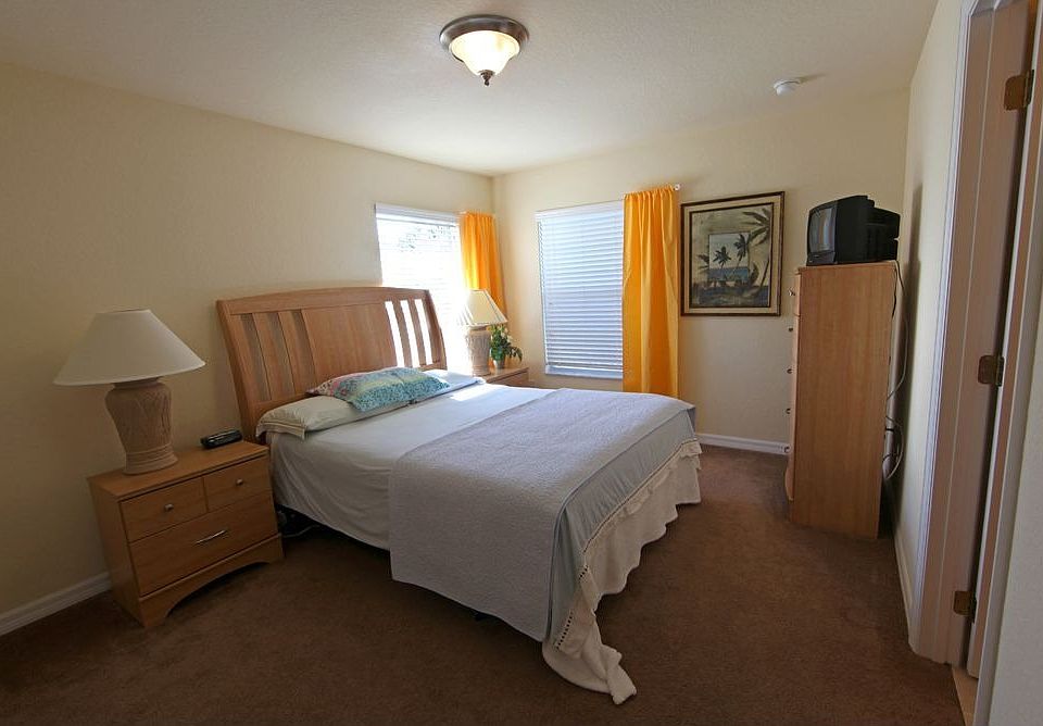 Upstairs Queen Bedroom