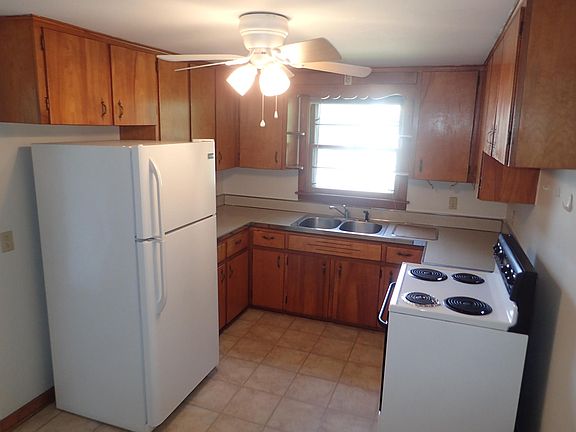 3rd image of 509 Beachgrove Dr APT 6