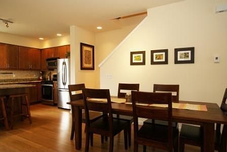 3rd image of 2385 NE Park Dr