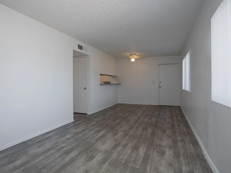 Mountain Lakes Apartments — Photo 5