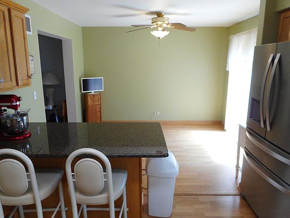 4th image of 231 Lakeview Ln