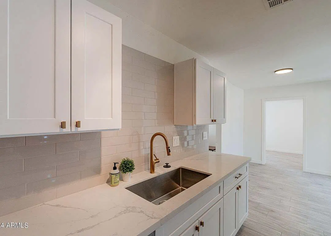 4 bed, 1932 sqft, $700 — Photo 3