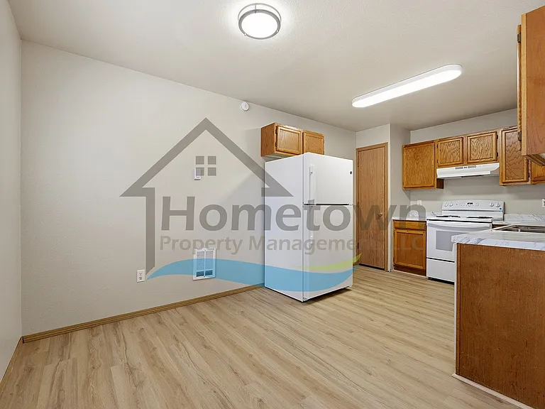 703-1 N Compton St — Photo 6