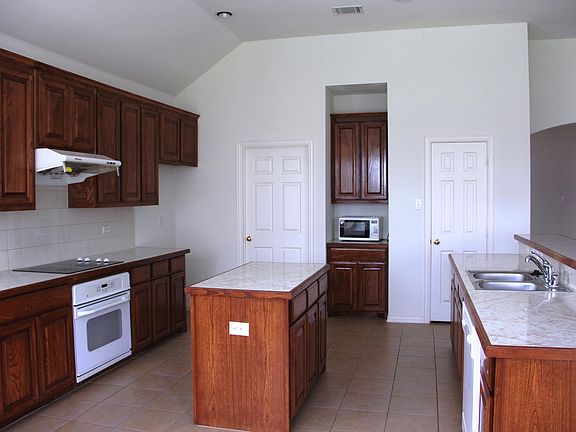 4th image of 11750 Barrymore Dr