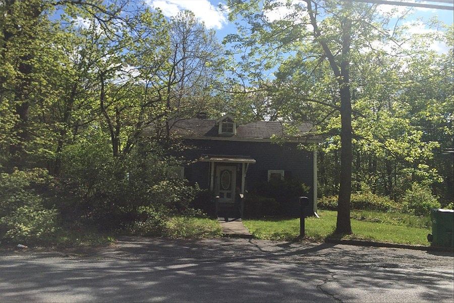 16 Pine Woods Rd, Hyde Park, NY 12538 Zillow