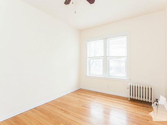 5th image of 1833 W Lawrence Ave