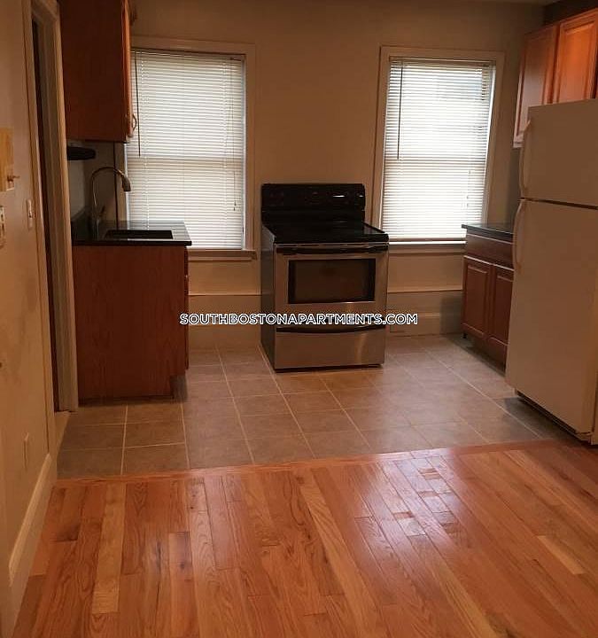 2nd image of 804 E 3rd St #1B