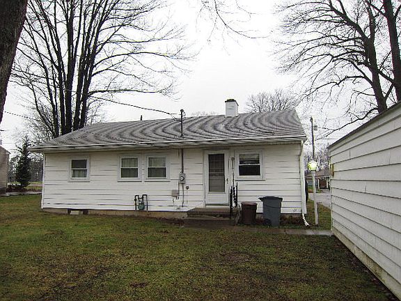 2nd image of 1107 Summit Dr