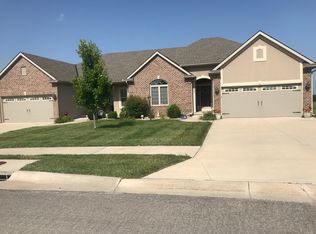 4507 Stonebridge Dr W, Saint Joseph, MO 64505