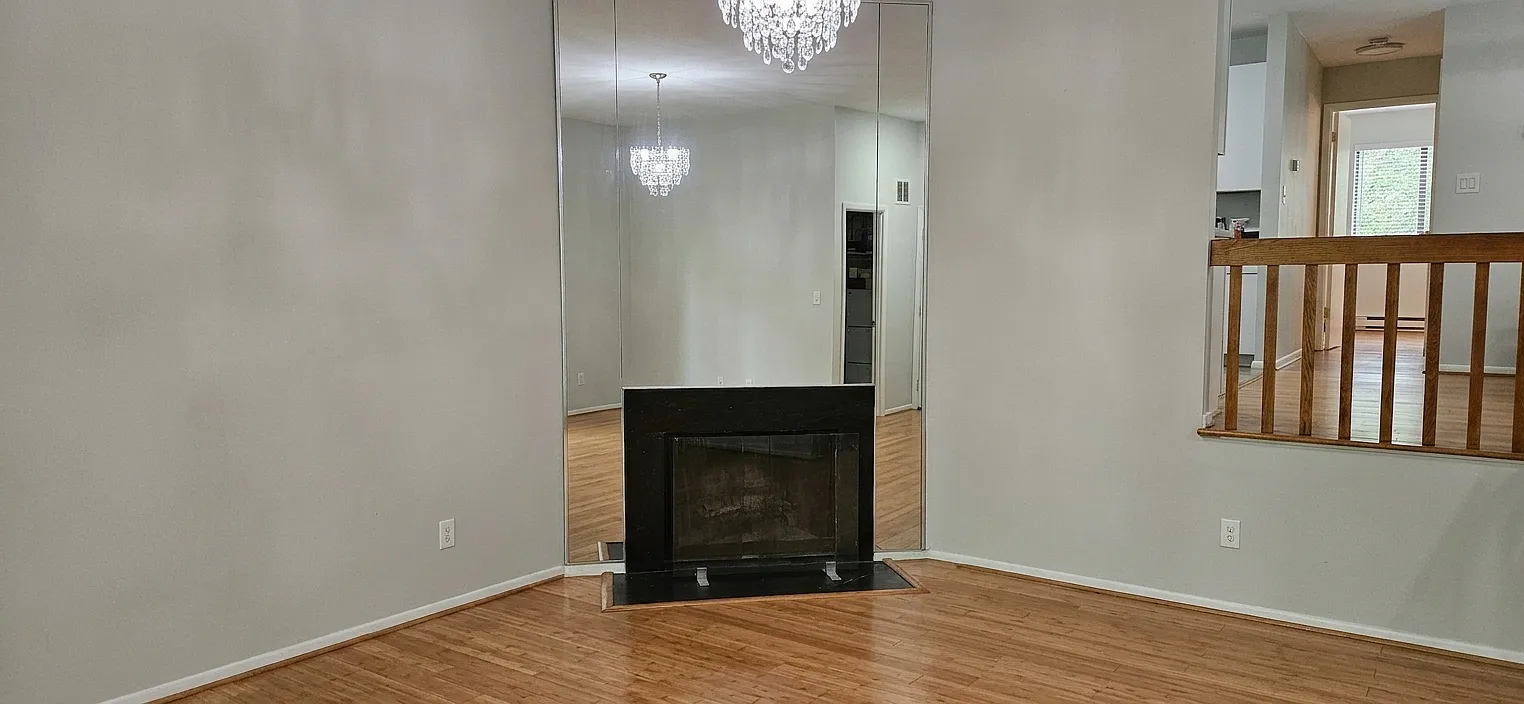 2 bed, 1.5 bath, 1006 sqft, $3,300 — Photo 3