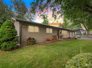 1801 4th St NE, East Wenatchee, WA