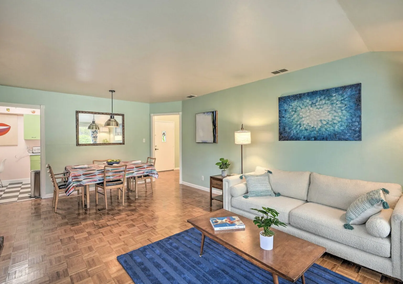 Fully Furnished Home in Central Sacramento — Photo 3