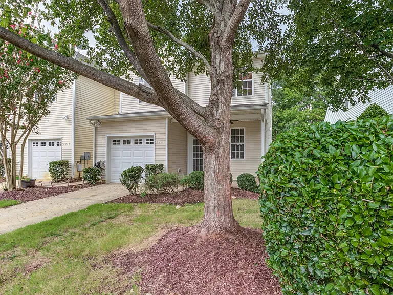 8221 Belneath Ct — Photo 32