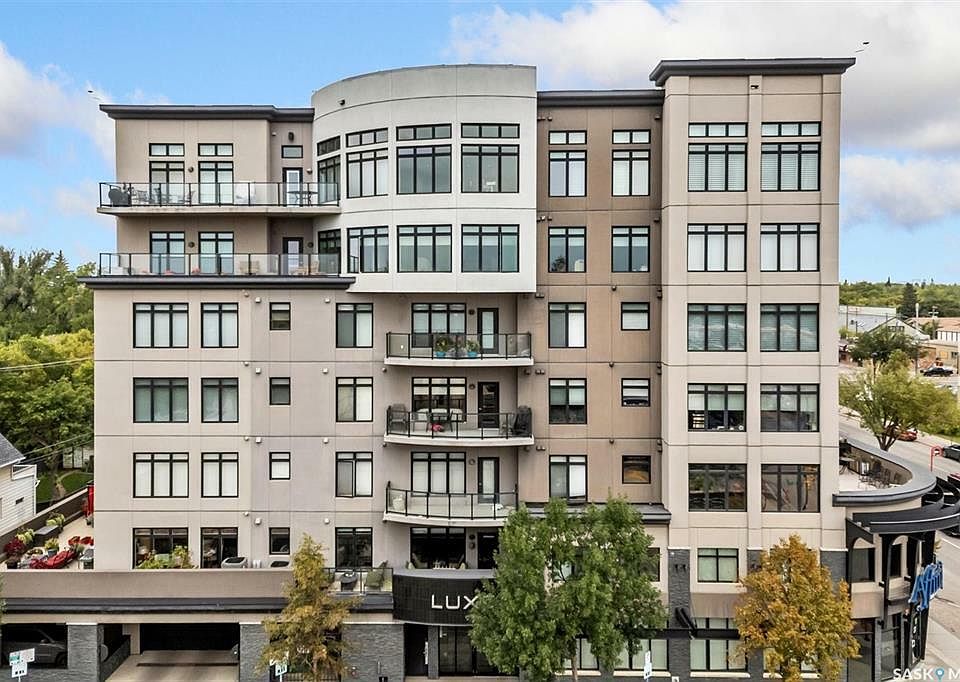 1st image of 922 Broadway Ave #405